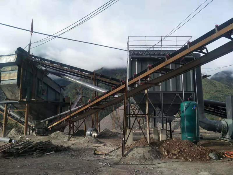 輸煤皮帶機(jī)布袋除塵器 輸煤皮帶機(jī)布袋除塵器